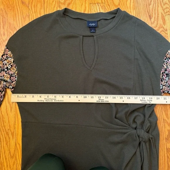 Daytrip Dusty Olive Floral Sleeve Side Tie Long Sleeve Women’s Size Medium - Picture 11 of 14